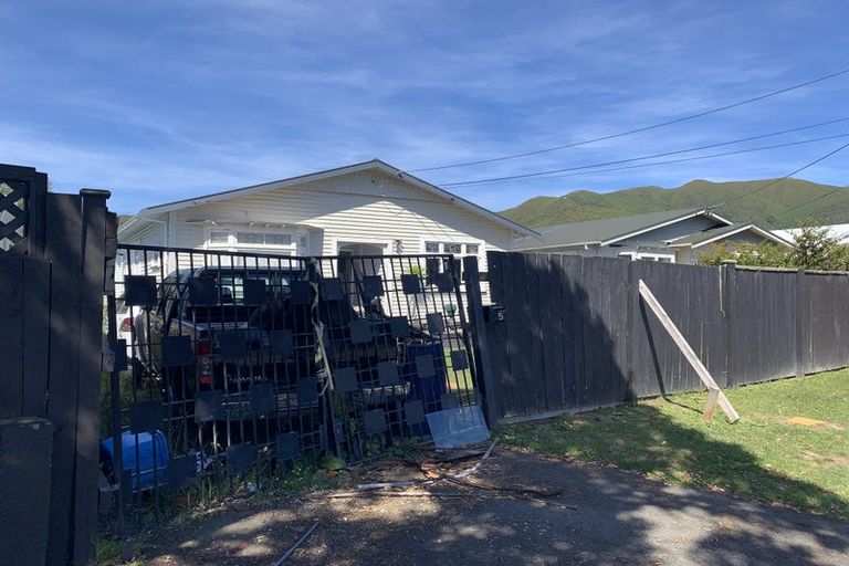 Photo of property in 5 Vincent Street, Waterloo, Lower Hutt, 5011