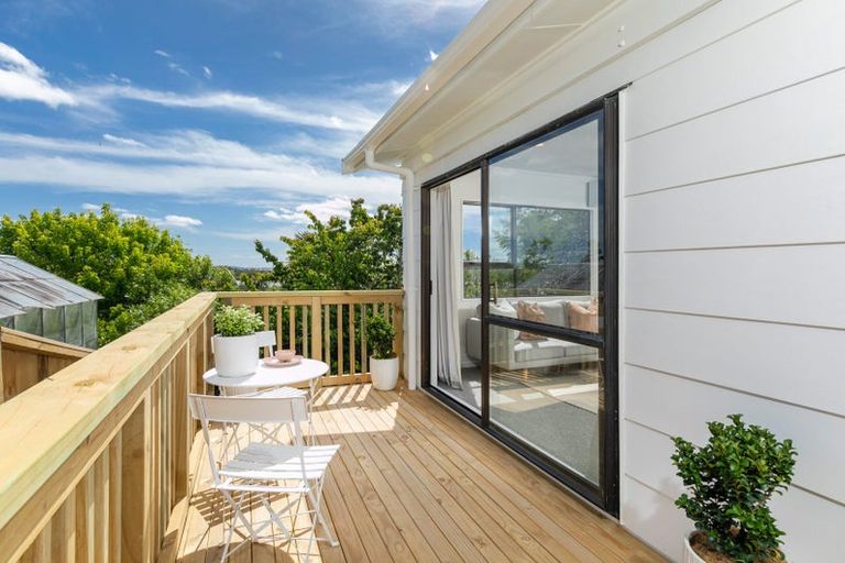Photo of property in 112c Roberts Road, Te Atatu South, Auckland, 0610
