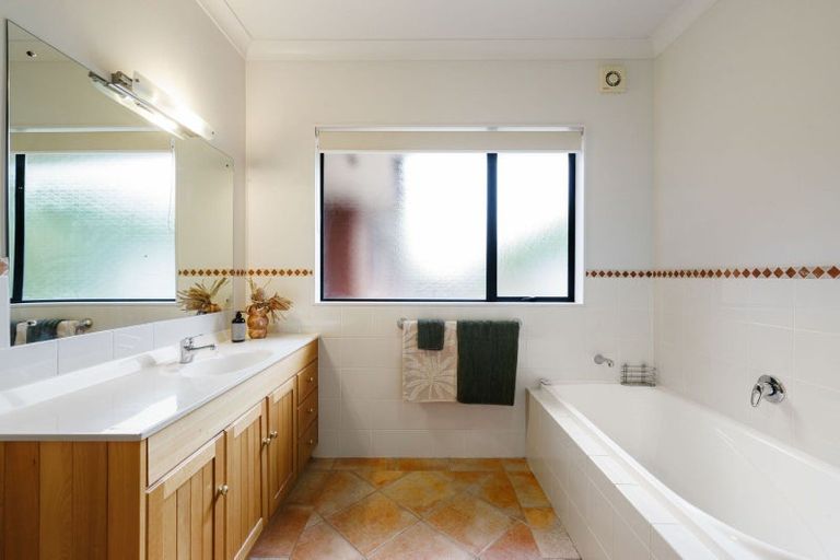 Photo of property in 65 Swayne Road, Cambridge, 3434