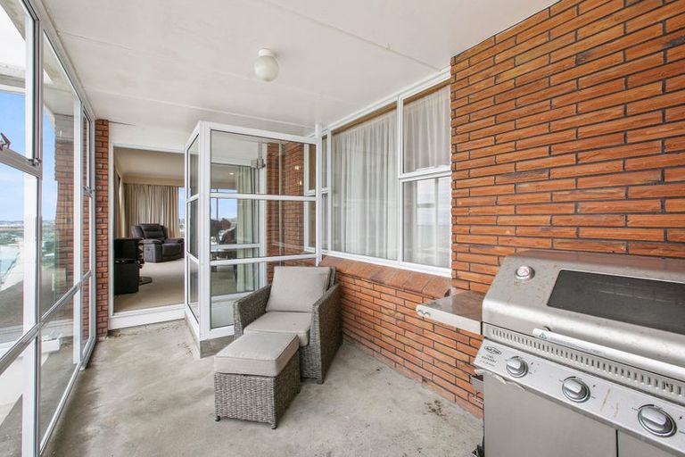 Photo of property in 11 Findlay Street, Moturoa, New Plymouth, 4310