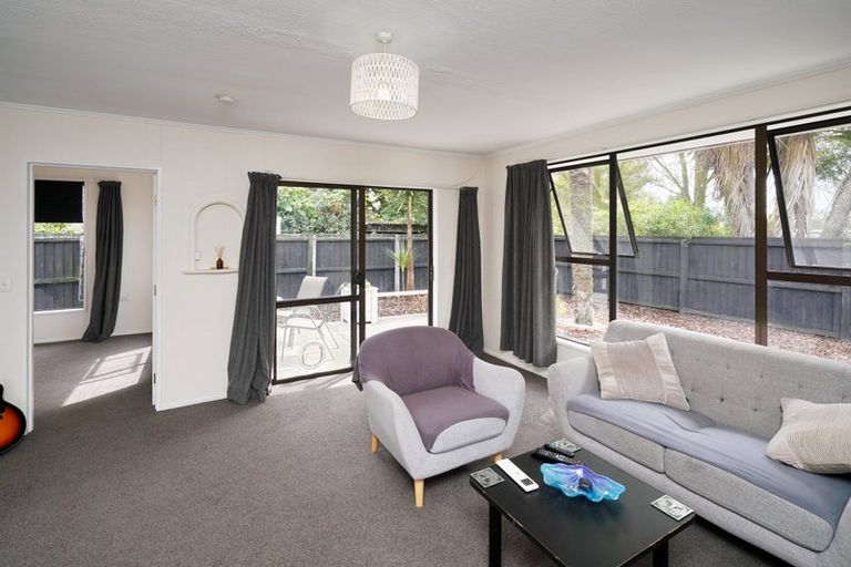 Photo of property in 33 Seymour Street, Hornby, Christchurch, 8042