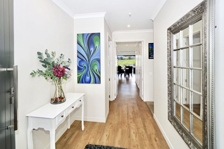 Photo of property in 8 Kiritiana Close, Pyes Pa, Tauranga, 3112