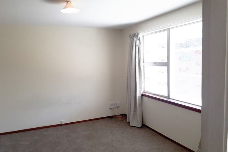 Photo of property in 33 Guinness Crescent, Ilam, Christchurch, 8041