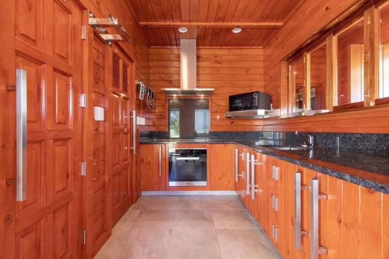 Photo of property in 31 Church Street, Waipawa, 4210