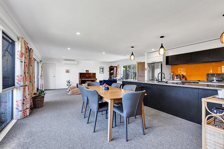 Photo of property in 17 Redwood Crescent, Hurdon, New Plymouth, 4310