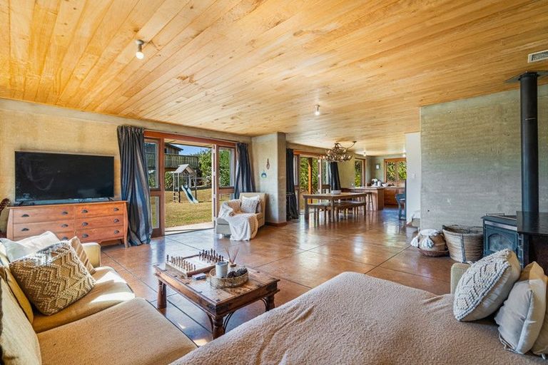 Photo of property in 117 Worrall Road, Kumeu, 0891
