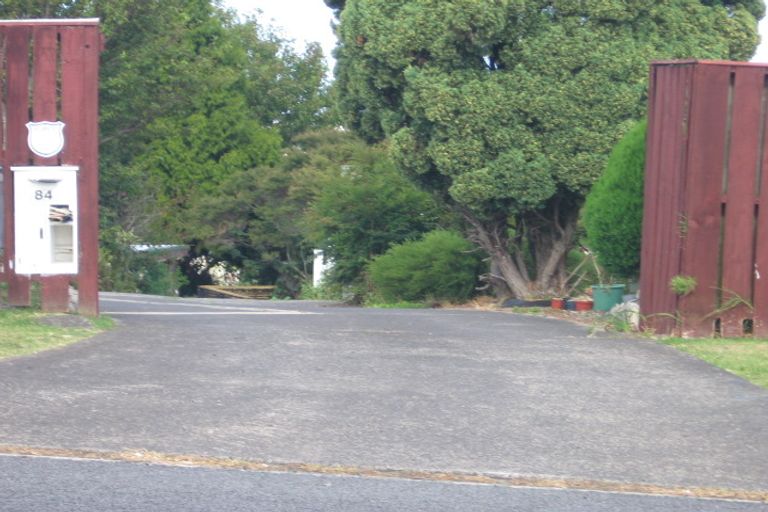 Photo of property in 2/84 Manuka Road, Glenfield, Auckland, 0629
