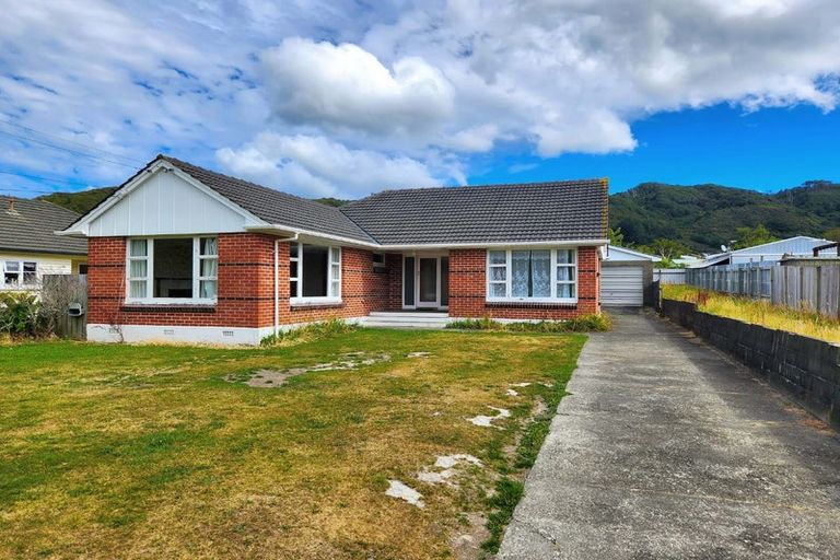 Photo of property in 79 Fraser Street, Wainuiomata, Lower Hutt, 5014