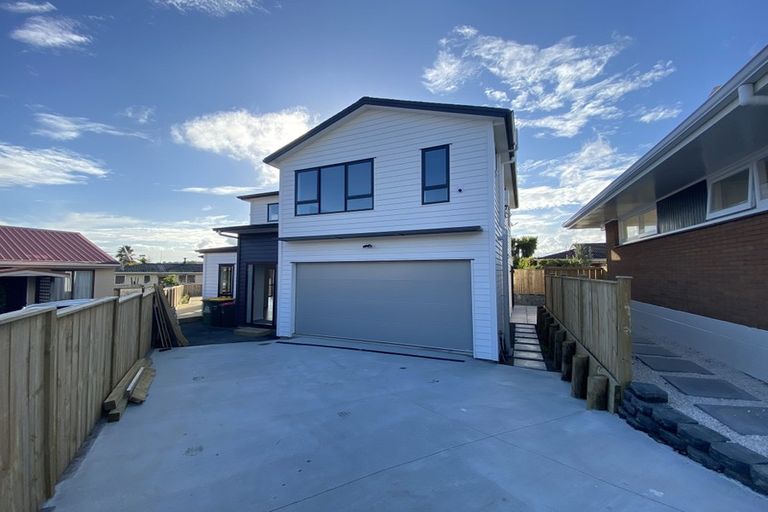 Photo of property in 32a Tupaki Place, Pakuranga Heights, Auckland, 2010