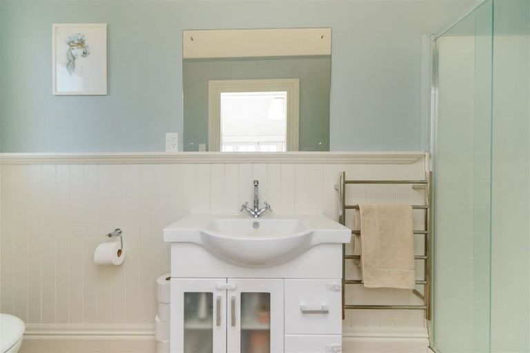 Photo of property in 17 Perrin Place, Kelvin Grove, Palmerston North, 4414