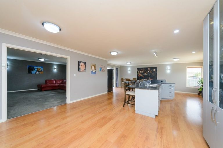 Photo of property in 46 Peter Hall Drive, Kelvin Grove, Palmerston North, 4414