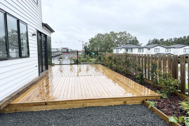 Photo of property in 37 Rapunga Drive, Hobsonville, Auckland, 0616