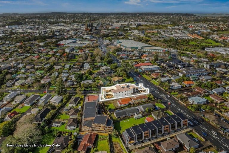 Photo of property in 3145 Great North Road, New Lynn, Auckland, 0600