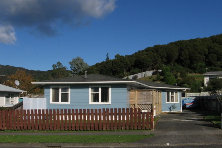 Photo of property in 25 Kairanga Crescent, Wainuiomata, Lower Hutt, 5014