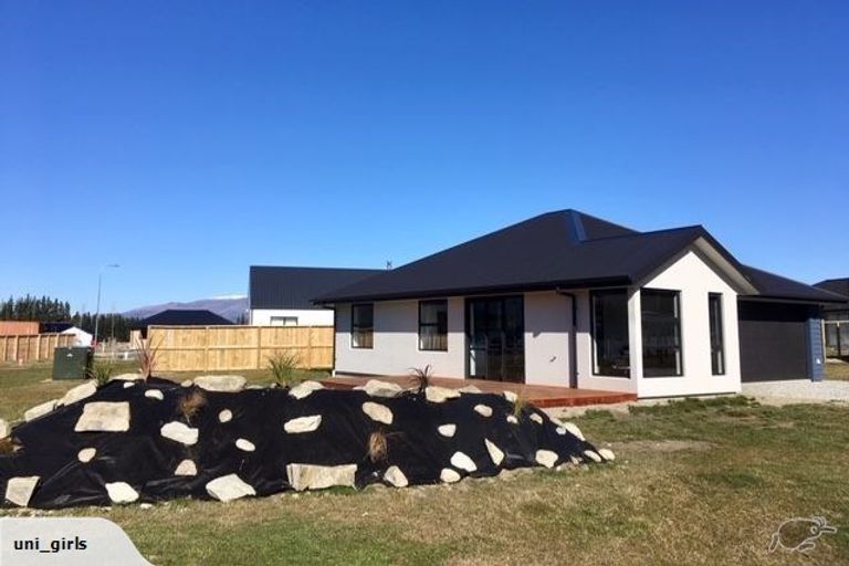 Photo of property in 13 Pennycook Place, Lake Hawea, 9382