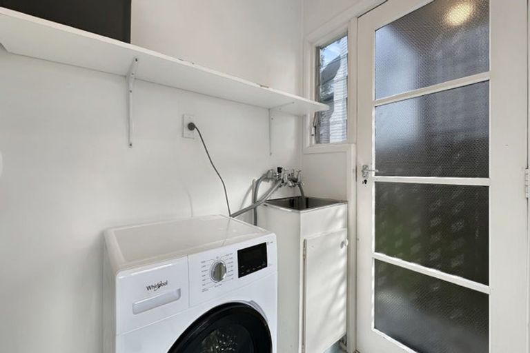 Photo of property in 4/16 Church Street, Devonport, Auckland, 0624