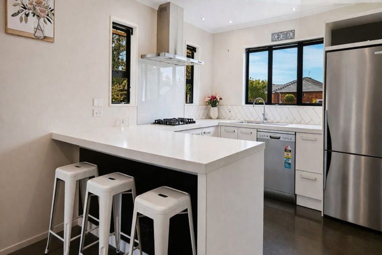 Photo of property in 83 Acacia Avenue, Rangiora, 7400