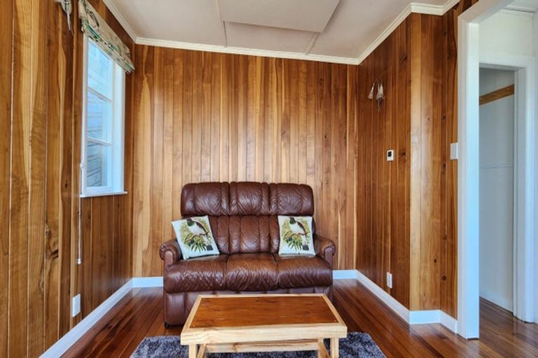 Photo of property in 130 Owhiro Bay Parade, Owhiro Bay, Wellington, 6023