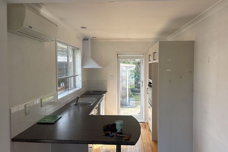 Photo of property in 11 Waimea Terrace, Beckenham, Christchurch, 8023