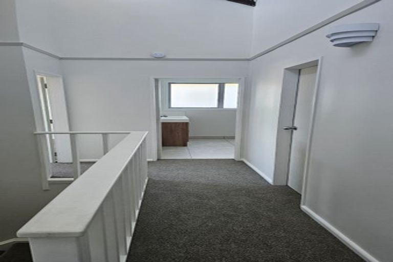 Photo of property in 3 Saint Aidans Way, Tawa, Wellington, 5028
