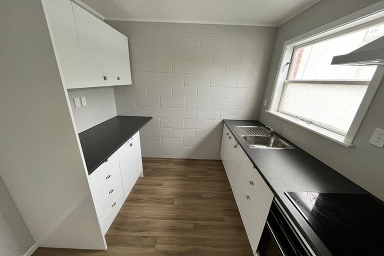 Photo of property in Shakespeare Flats, 8/48 Merton Street, Trentham, Upper Hutt, 5018