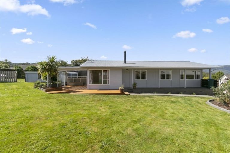 Photo of property in 18 Kumeroa Grove, Wainuiomata, Lower Hutt, 5014