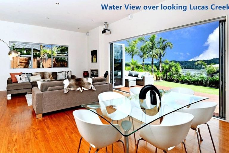 Photo of property in 108 Kittiwake Drive, Schnapper Rock, Auckland, 0632