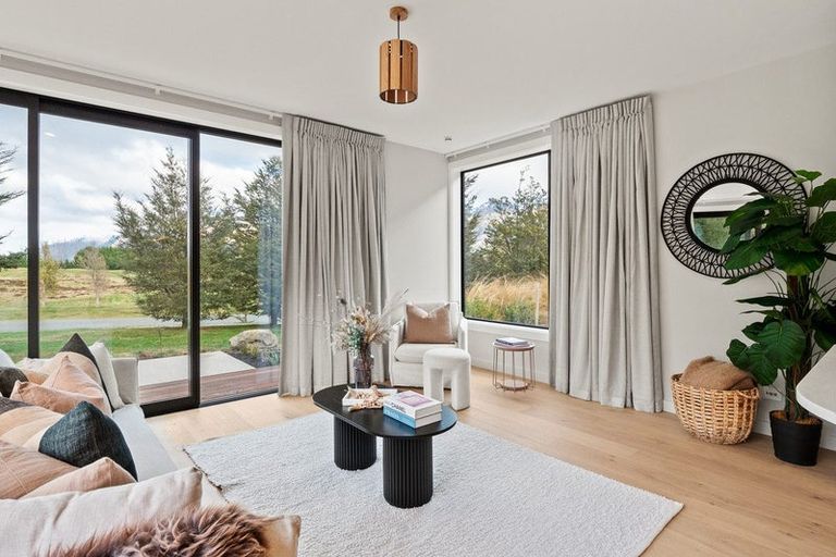 Photo of property in 13 Soudley Court, Jacks Point, Queenstown, 9371