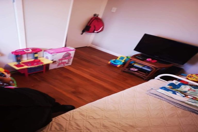 Photo of property in 7 Tatau Way, Te Atatu Peninsula, Auckland, 0610