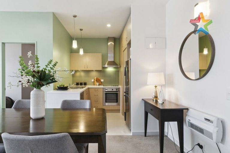 Photo of property in City Lodge Apartments, 401/115 Vivian Street, Te Aro, Wellington, 6011