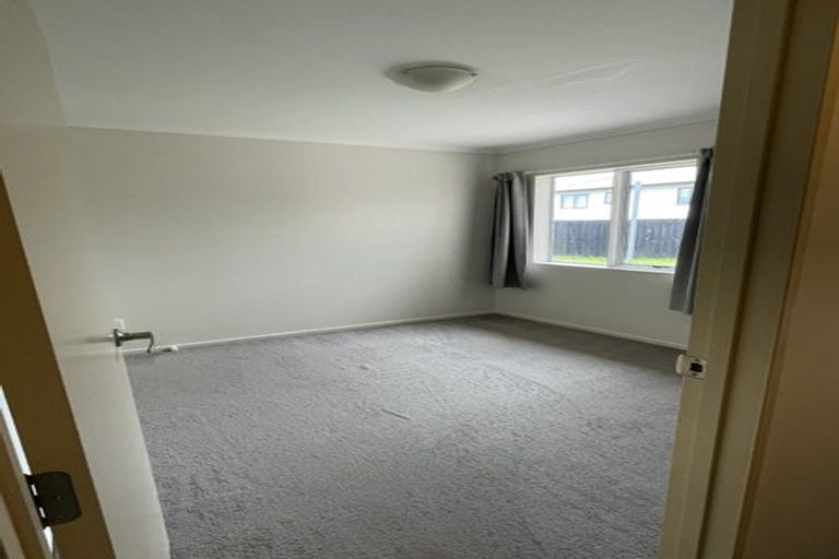 Photo of property in 24 Lili Chen Way, Mangere Bridge, Auckland, 2022