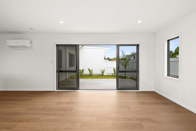 Photo of property in 102 Auckland Road, Greenmeadows, Napier, 4112