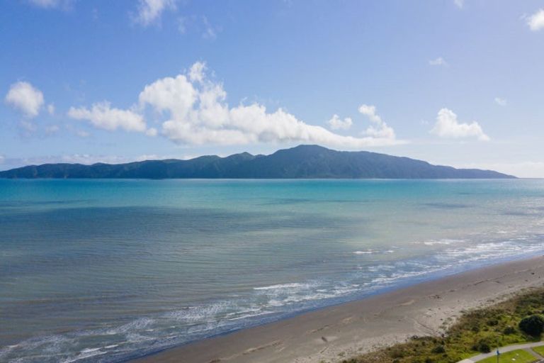 Photo of property in 79 Marine Parade, Paraparaumu Beach, Paraparaumu, 5032