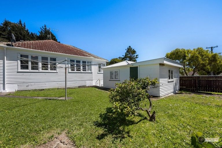 Photo of property in 74 Judd Crescent, Naenae, Lower Hutt, 5011