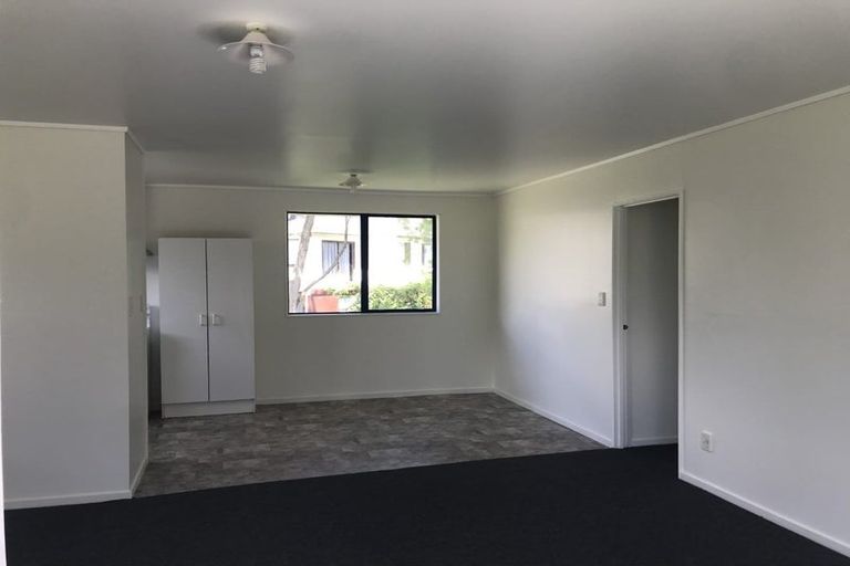 Photo of property in 34 Hillside Road, Papatoetoe, Auckland, 2025