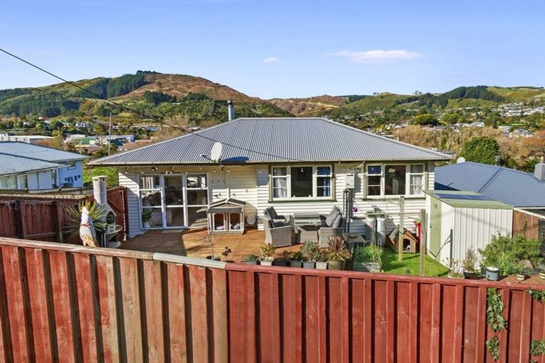 Photo of property in 322a Main Road, Tawa, Wellington, 5028