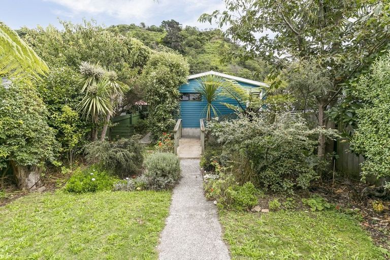 Photo of property in 238 Queens Drive, Lyall Bay, Wellington, 6022