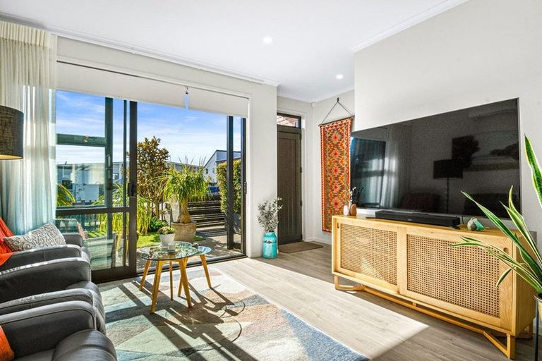Photo of property in 52 Walter Merton Road, Hobsonville, Auckland, 0616