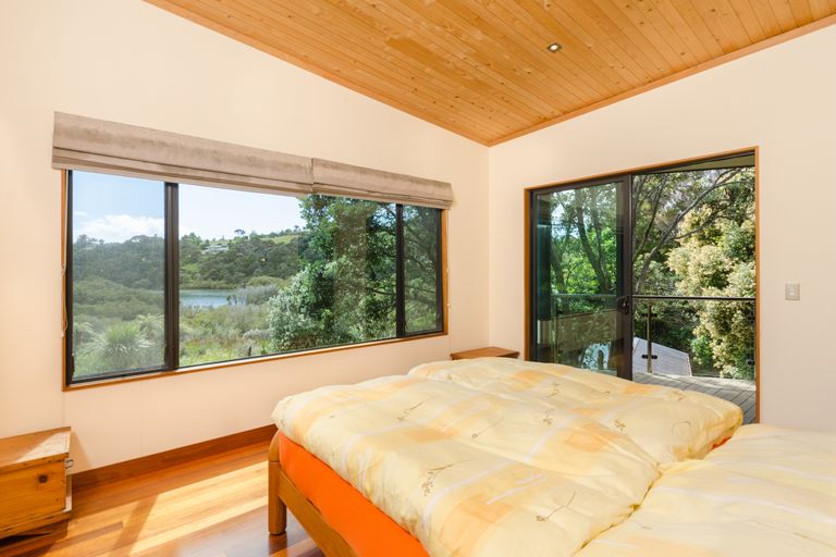 Photo of property in 106 Kemp Road, Massey, Auckland, 0614