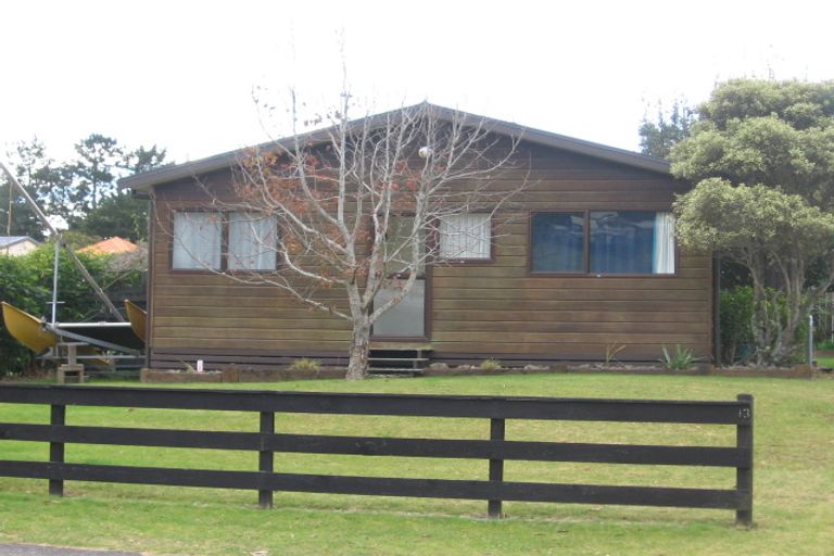 Photo of property in 13 Pauanui Beach Road, Pauanui, Hikuai, 3579
