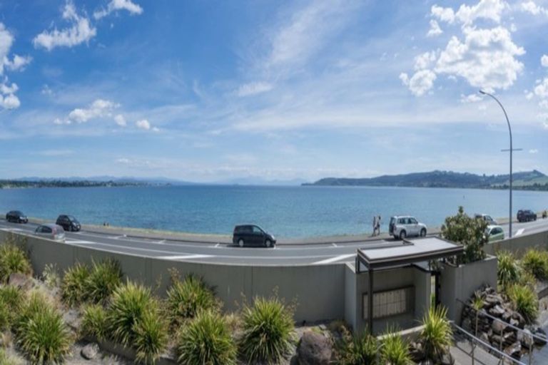 Photo of property in 2/88 Lake Terrace, Taupo, 3330