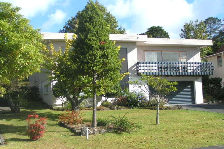 Photo of property in 54 Meadowvale Avenue, Forrest Hill, Auckland, 0620