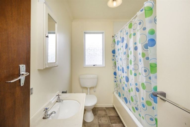 Photo of property in 61 Hillcrest Drive, Kelvin Grove, Palmerston North, 4414