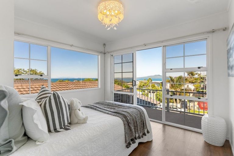 Photo of property in 16 Eastcliffe Road, Castor Bay, Auckland, 0620
