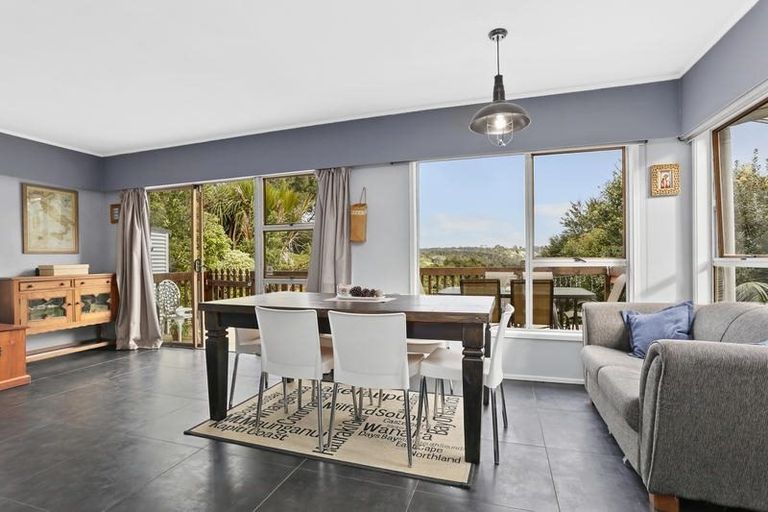 Photo of property in 51 Tainui Road, Titirangi, Auckland, 0604