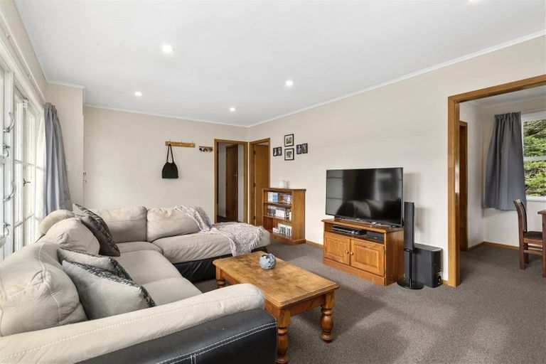 Photo of property in 28 Beazley Avenue, Paparangi, Wellington, 6037