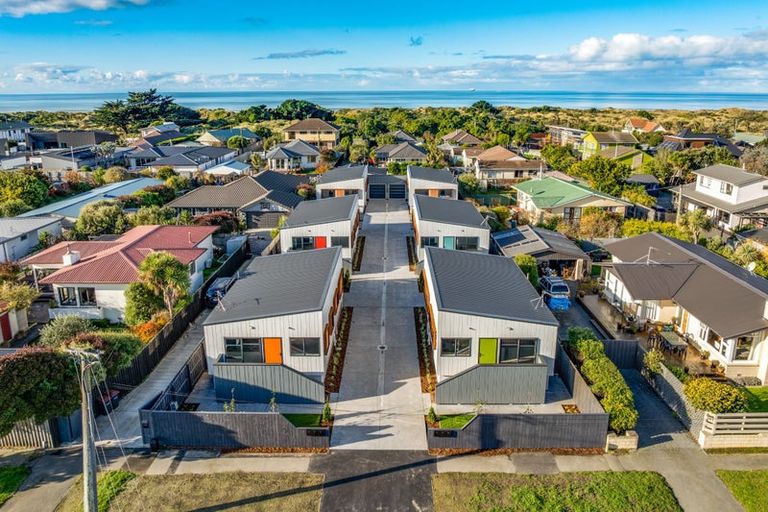 Photo of property in 5/381 Pine Avenue, South New Brighton, Christchurch, 8062