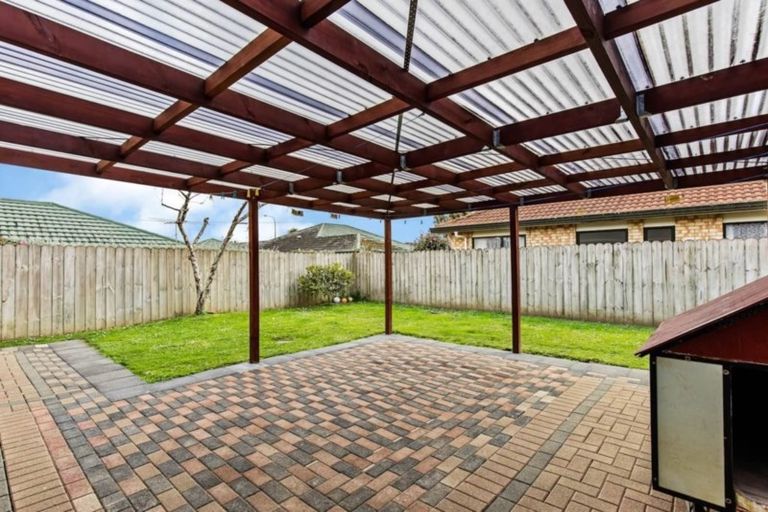 Photo of property in 13 Coleraine Place, East Tamaki, Auckland, 2016