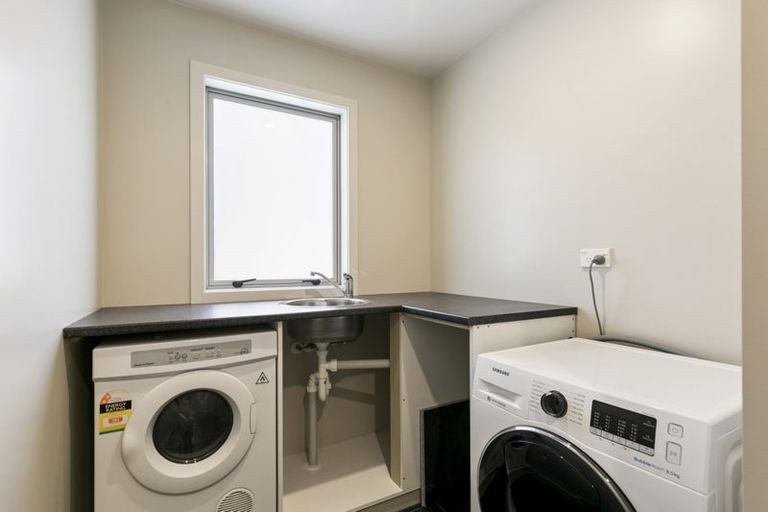 Photo of property in 18 Cosgrove Rise, Riverstone Terraces, Upper Hutt, 5018