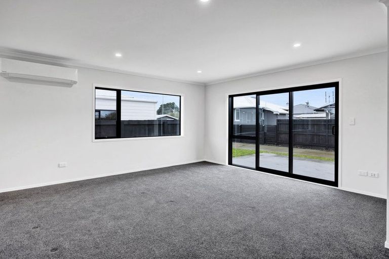 Photo of property in 30a Hunter Street, Hawera, 4610